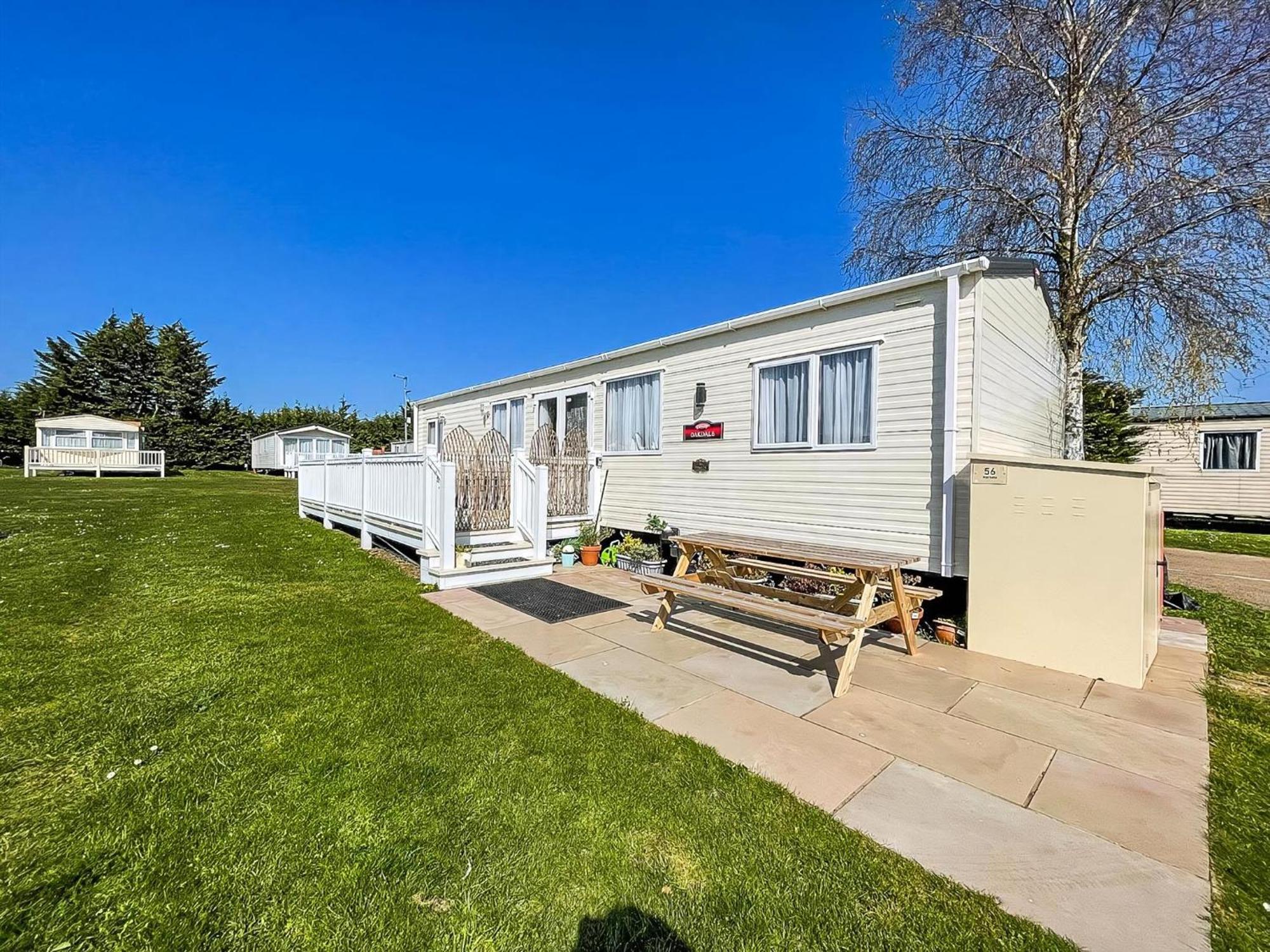 Beautiful 6 Berth Caravan At Breydon Water Nearby Great Yarmouth Ref 10056b * Belton with Browston